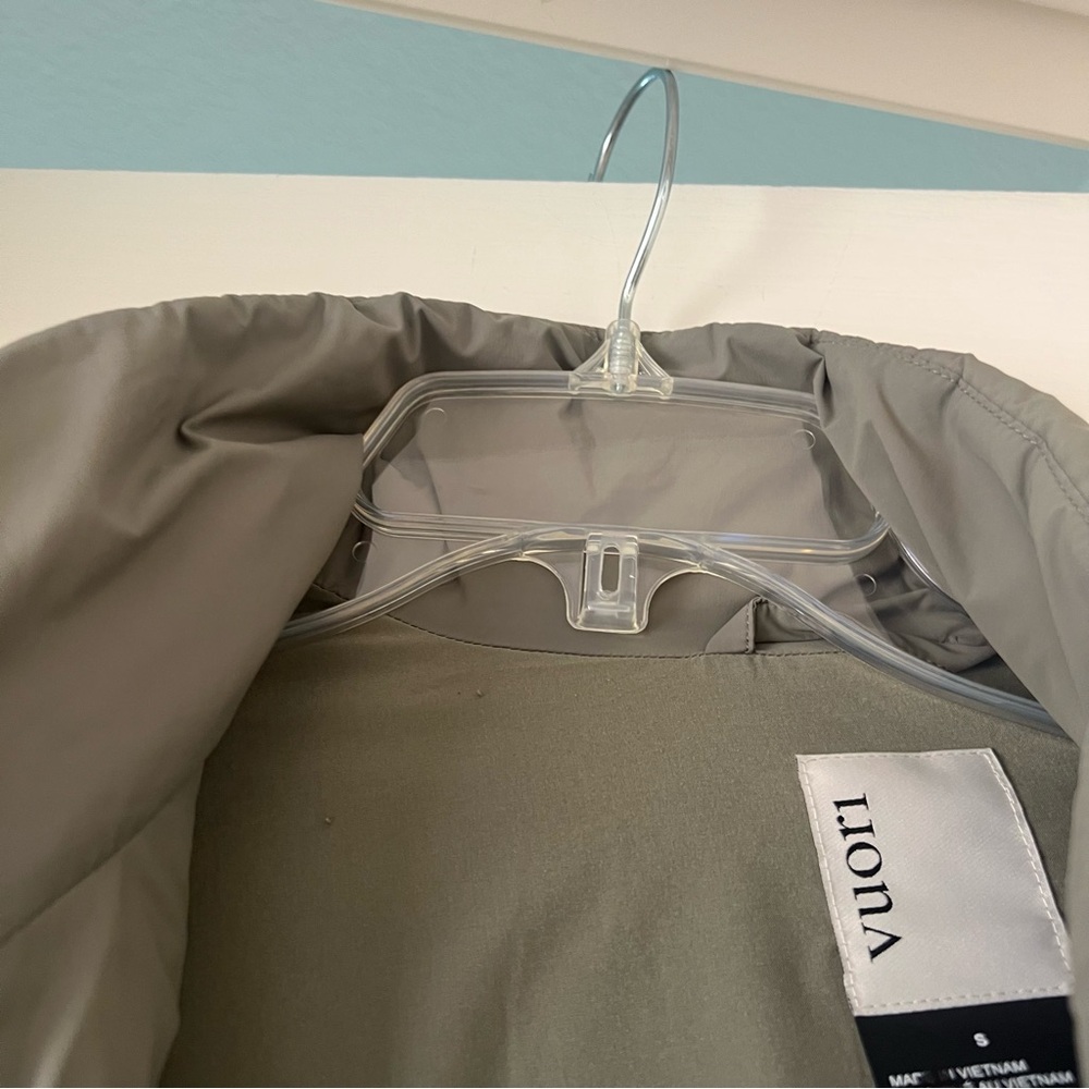 Vuori pistachio insulated jacket Sz Small - Picture 7 of 9